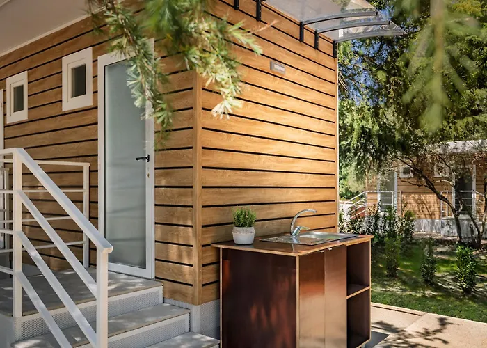 캠프장 Maistra Koversada Covered Pitches 브르사르