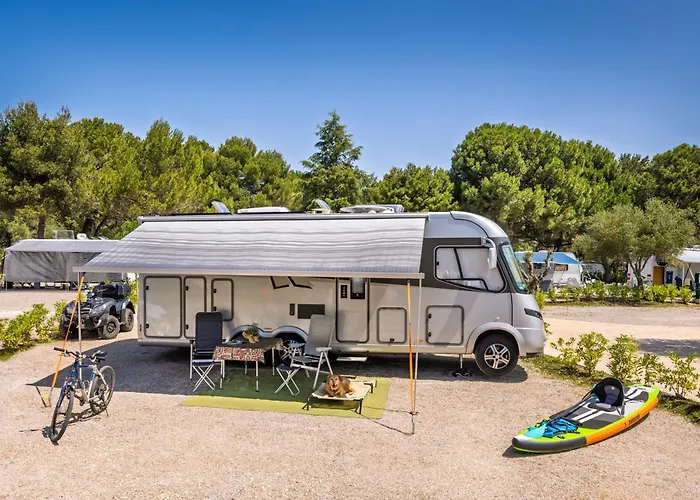 Maistra Koversada Covered Pitches