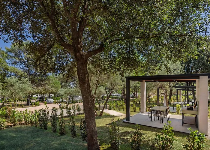 Maistra Koversada Covered Pitches 캠프장 *