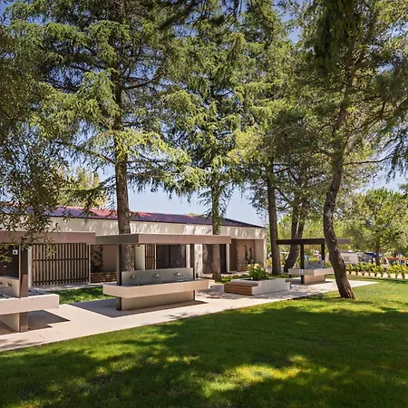 Maistra Koversada Covered Pitches