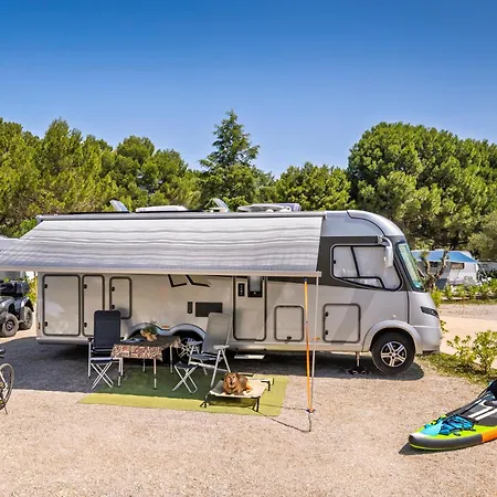 Maistra Koversada Covered Pitches