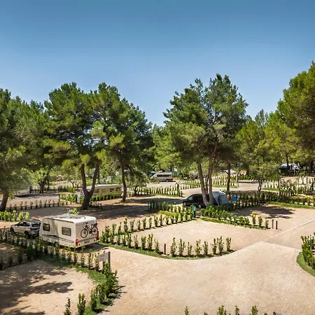 Camping Maistra Koversada Covered Pitches Vrsar