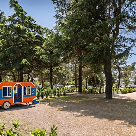 Maistra Koversada Covered Pitches