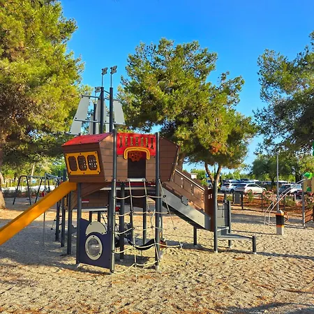 Maistra Koversada Covered Pitches مكان تخييم فيرسار