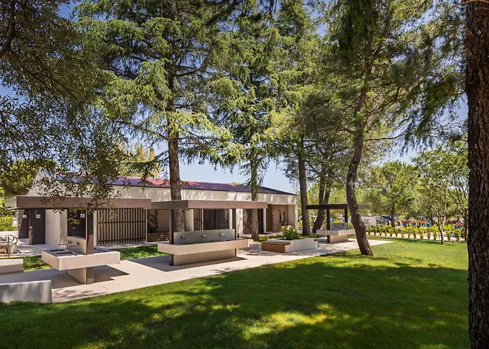 Maistra Koversada Covered Pitches